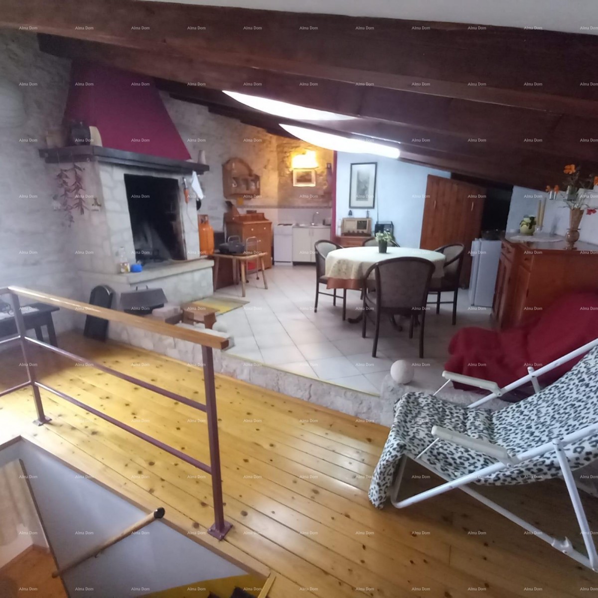 Prostrana hiša v Marčani s tremi nadstropji in vrtom - prodaja. 13