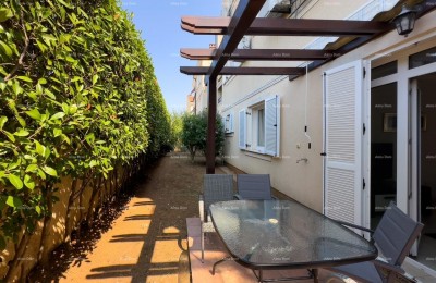 Valdebek . Vendiamo un appartamento con giardino in un'ottima posizione, Pola