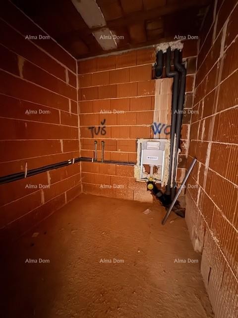 Pula. Veli Vrh, veliki stan sa 3 spavaće sobe. 3 km do centra Fažane. 14