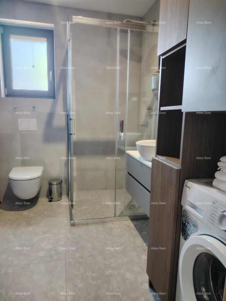 Top-notch three-bedroom apartment with a sea view, furnished 19