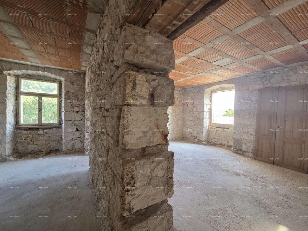 ДОМ В МУТВОРАНЕ – 300+ м² И УЧАСТОК 2.980 м² 18
