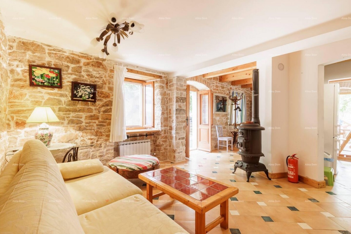 Marčana. Two stone houses with a swimming pool. 19