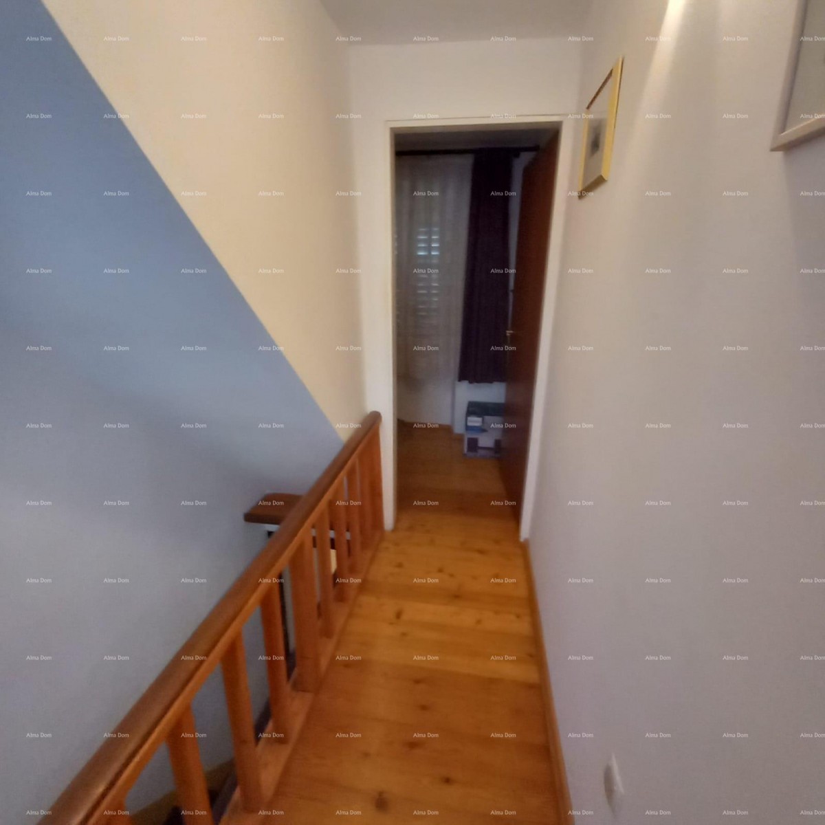 Prostrana hiša v Marčani s tremi nadstropji in vrtom - prodaja. 11