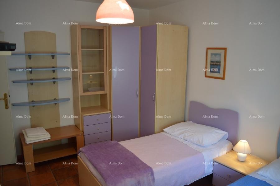 Prekrasna kuća sa bazenom! POREČ 18