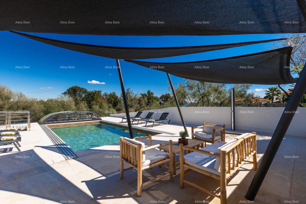 Moderna villa con piscina riscaldata e vista mare 15