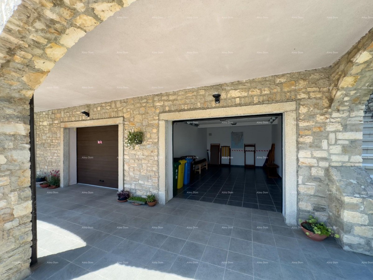 Bellissima casa con piscina a Pola, ideale per famiglie o investimento. 7