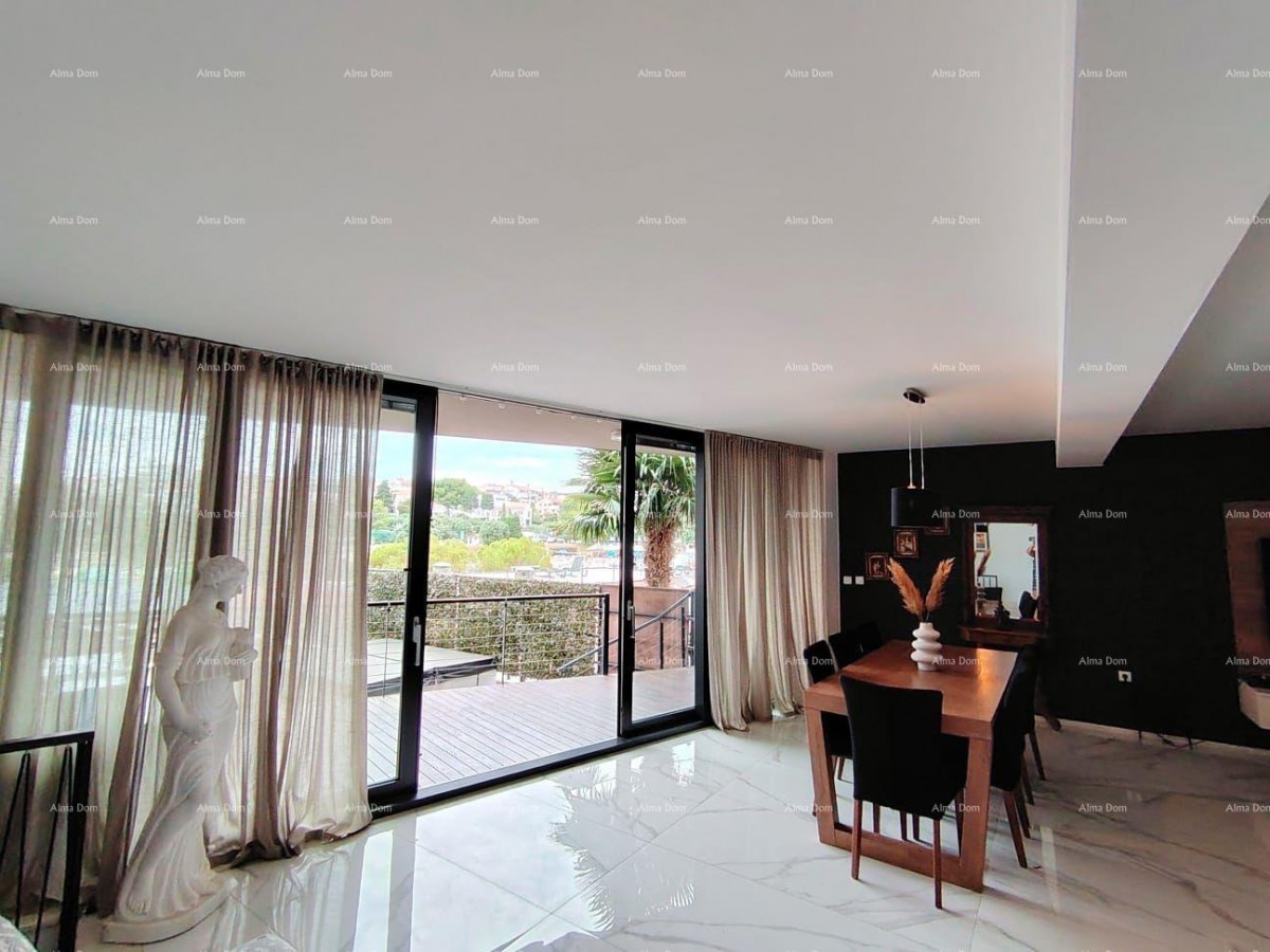 Luksuzno stanovanje s pogledom na morje, 30 m od plaže, popolno za družino 6