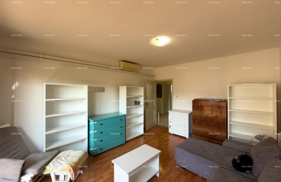 We are selling an apartment in an excellent location in Pula!