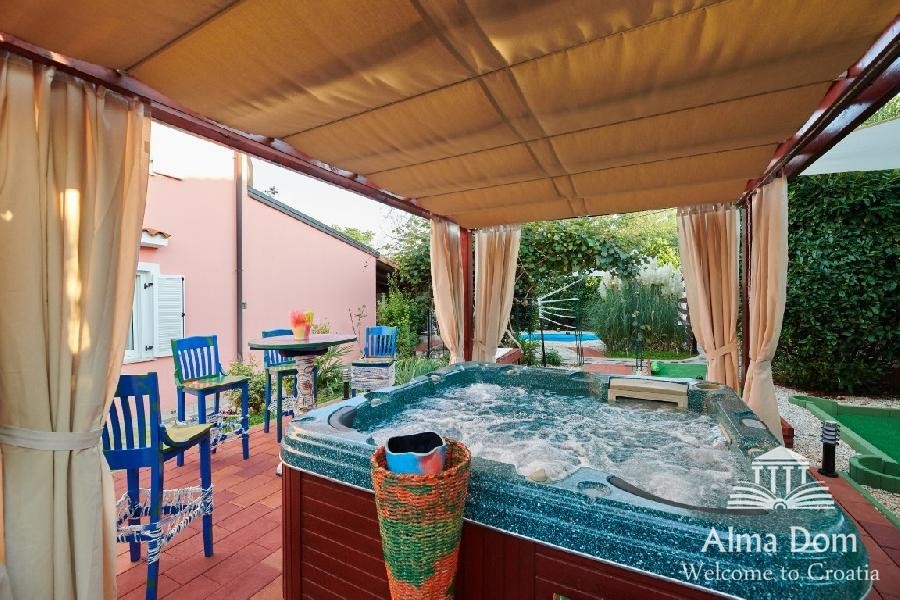 Casa, vicino alla città di Umago. 42