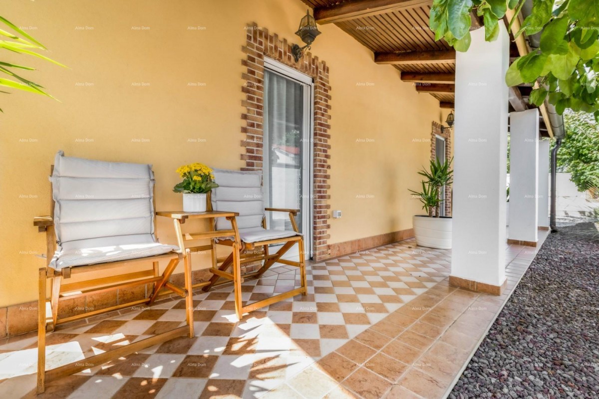 Vendita di due case collegate a Pomer 5