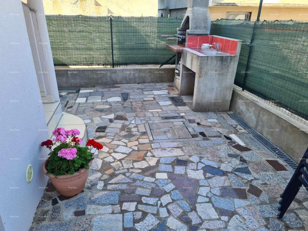 PEROJ, Stan na gornjem katu, blizu mora. 17