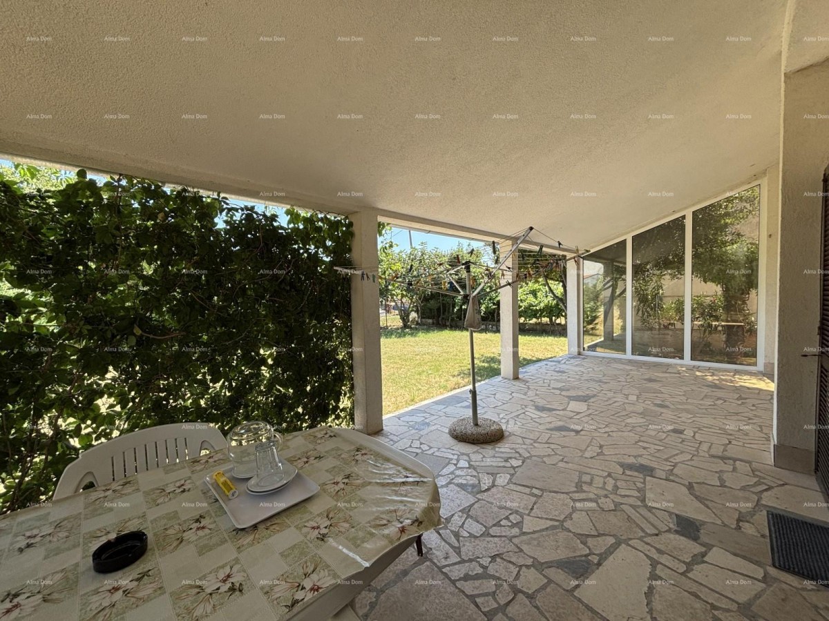 VALBANDON - Kuća s dva stana – idealna za obiteljski život ili investiciju 11