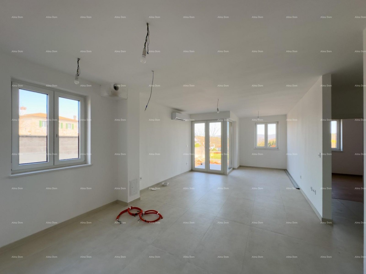 Prodajamo stanovanje z velikim vrtom v Barbanu. 6