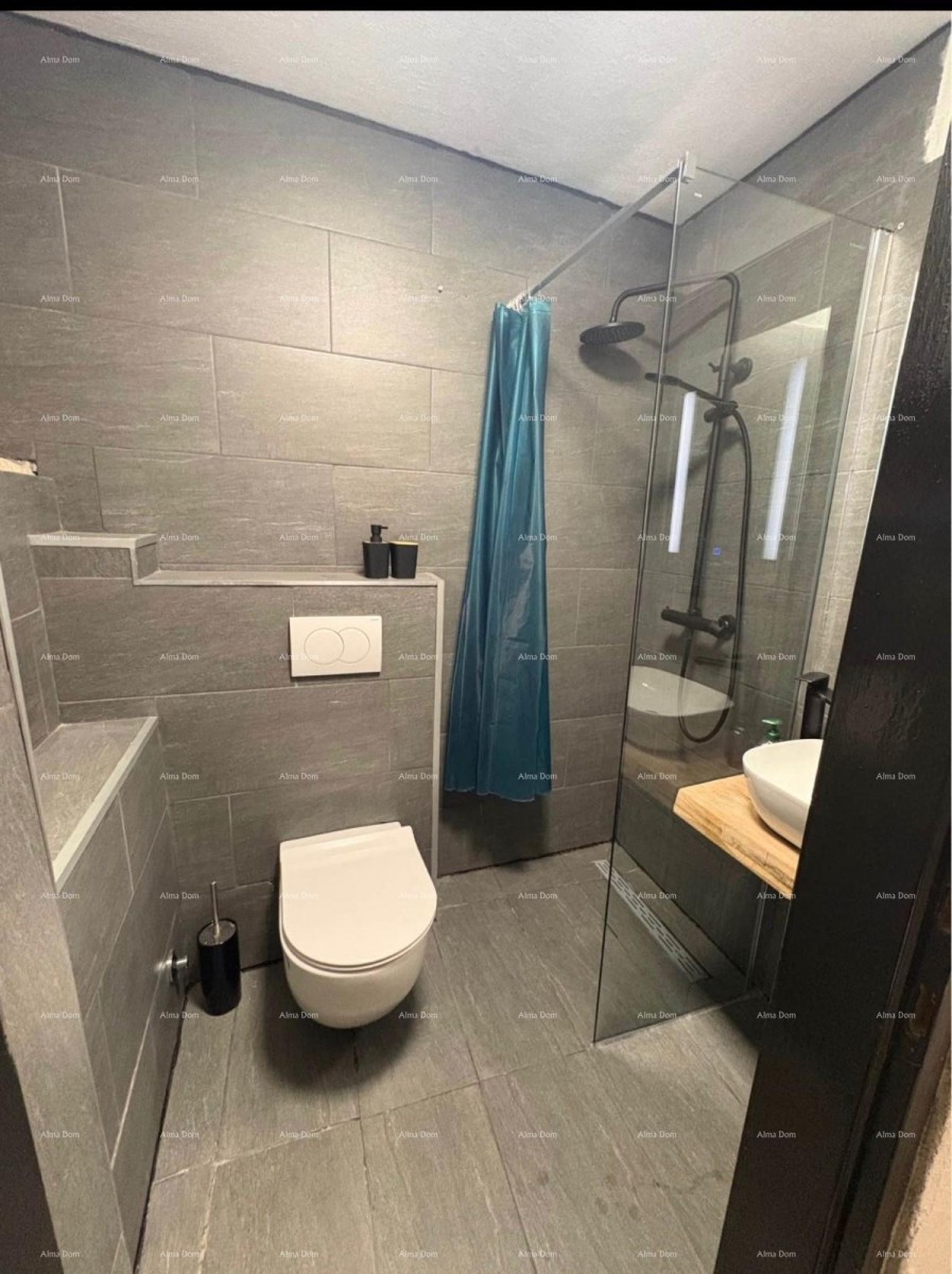 Prodaja- renoviran stan u staroj jezgri grada, Rovinj! 4