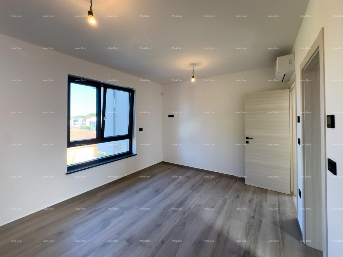 Vendiamo villa bifamiliare con piscina e garage 44