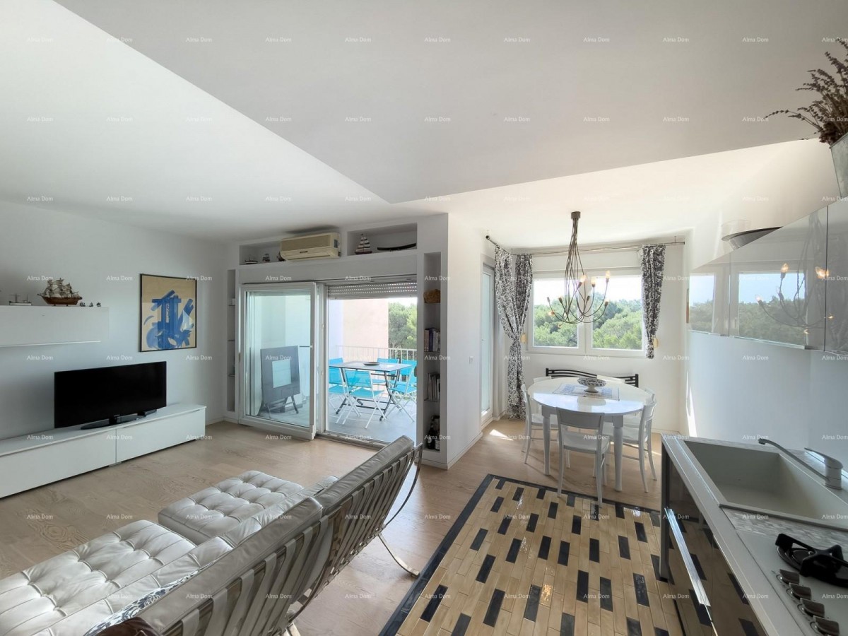 Vendita - appartamento con vista mare - a due minuti dalla passeggiata Lungomare, Pola! 3