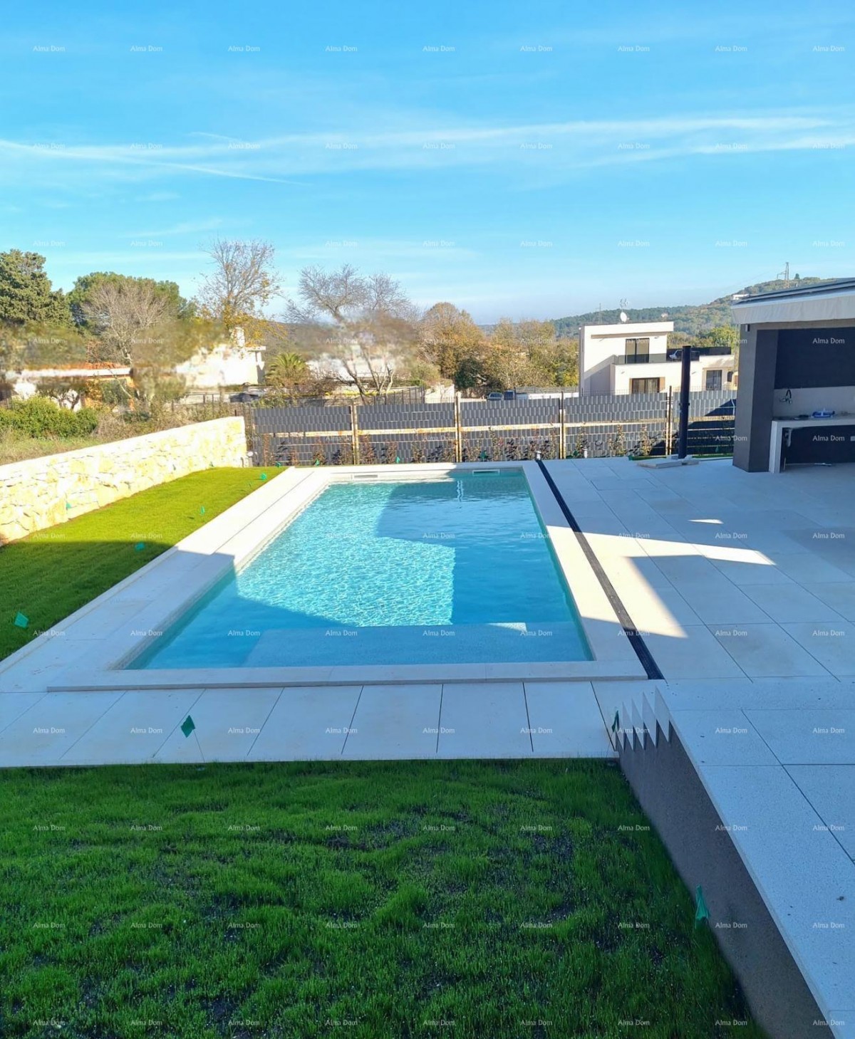 A modern house with a pool is for sale, located in an idyllic village near Rovinj. 5