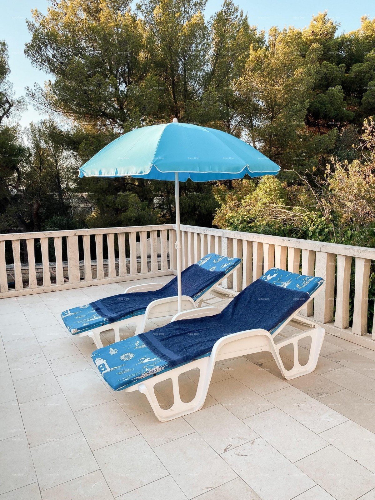 Beautiful villa with 6 apartments for sale in one of the best locations in Supetar, island of Brač! 7