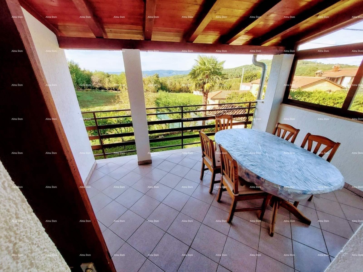 Prodaje se kuća, 170 m2, Karojba 1