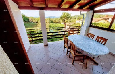 Prodaje se kuća, 170 m2, Karojba