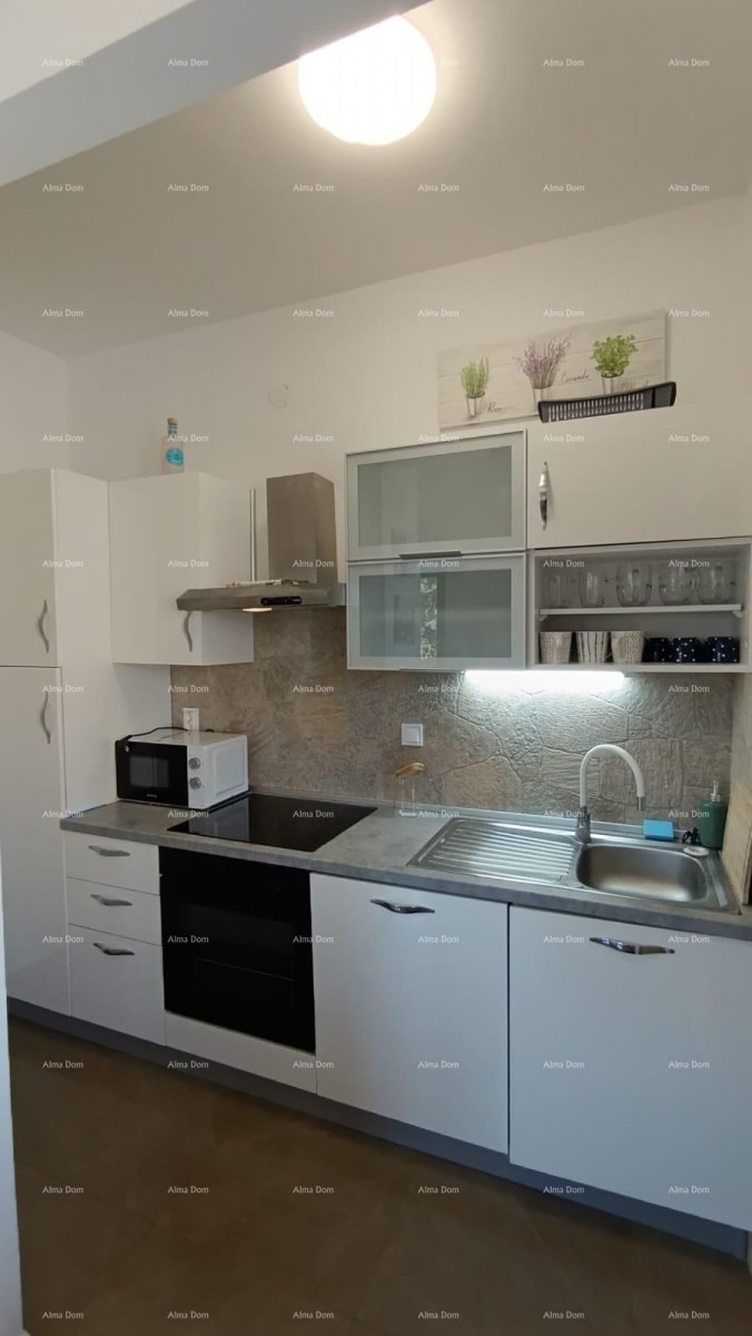 Appartamento con terrazza, posto auto e piscina comune – Premantura 8