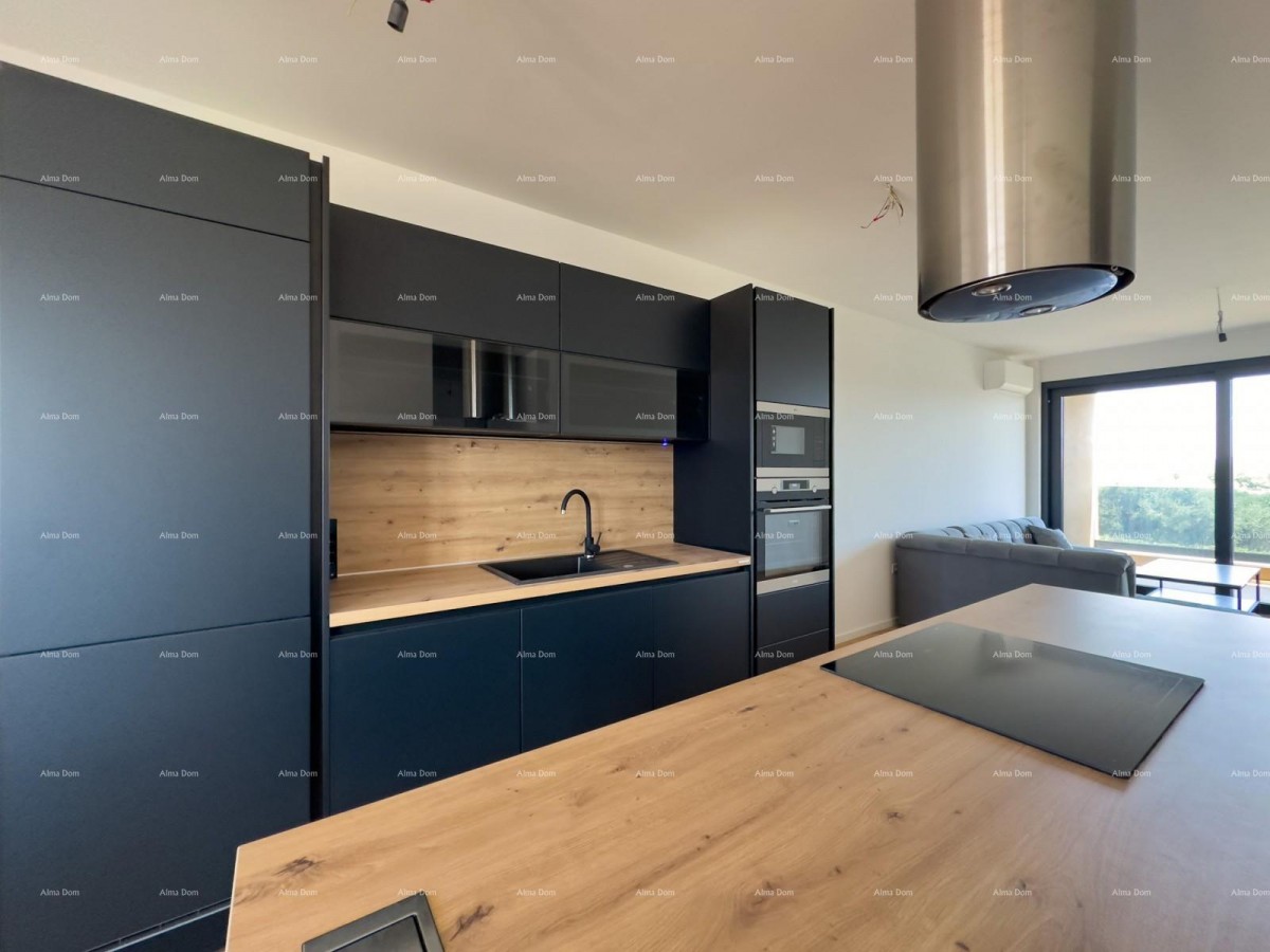 Spacious apartment in Pula with three bedrooms and modern amenities near the city center 6