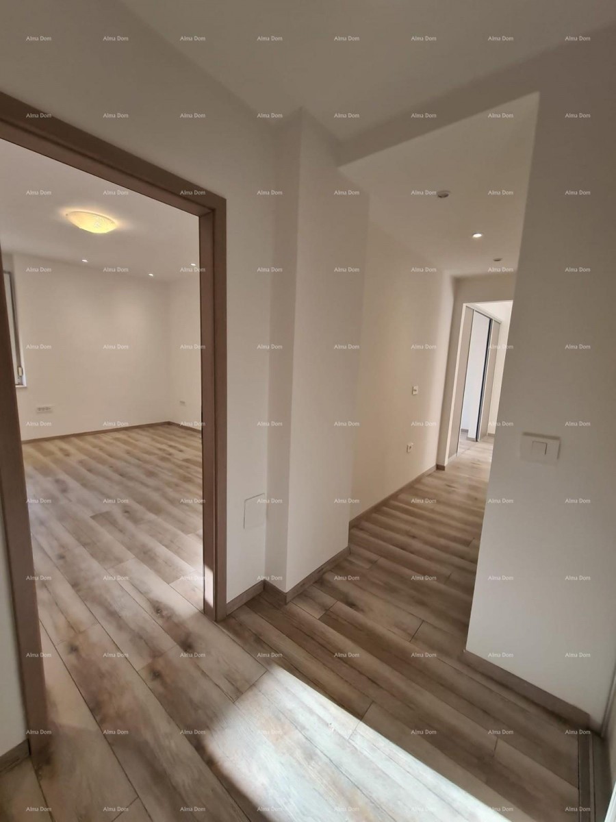 Pula – renoviran dvosobni stan u centru, 72,83 m². Stan se nalazi na glavnoj  tržnici. 7