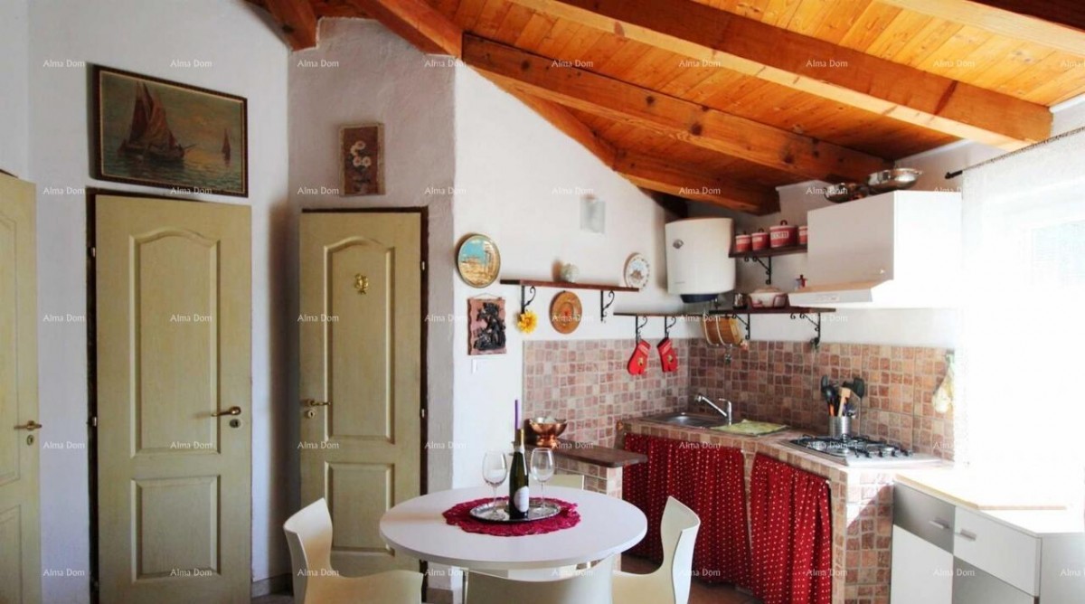 MEDULIN – AVTENTIČNA ISTRSKA HIŠA (KAŽUN) Z VRTOM, 600 M OD MORJA 9