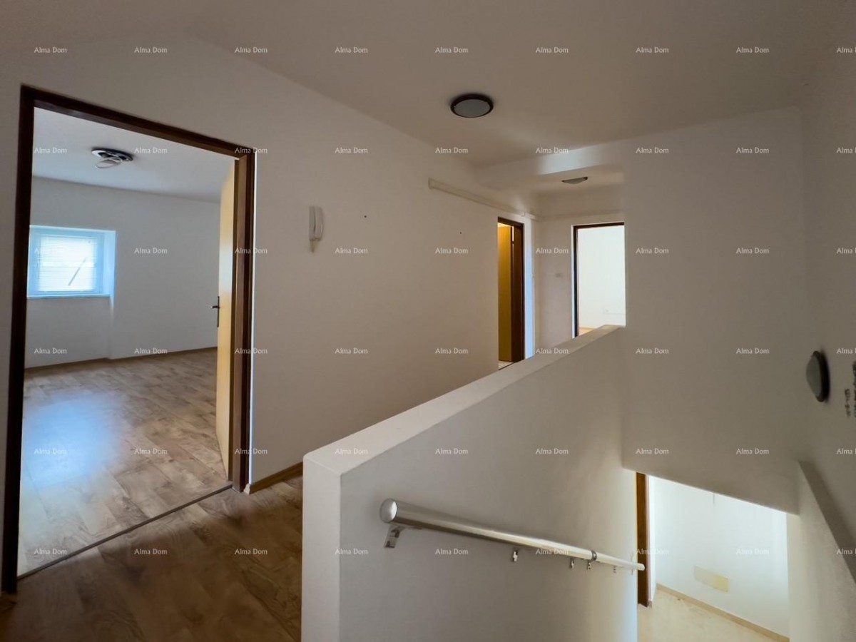 Vendita di una casa ristrutturata e arredata con vista mare, Medulin! 13