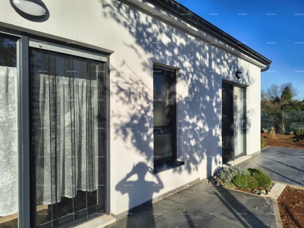 Самостоятельный одноэтажный дом с бассейном! 4