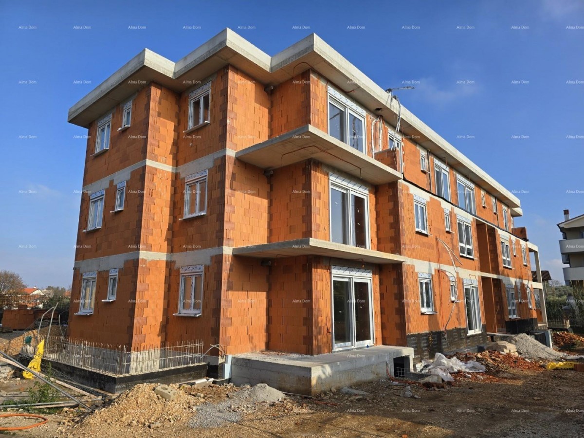 Prodaje se stan u novom stambenom projektu s parkirnim mjestom- u Štinjan! 1