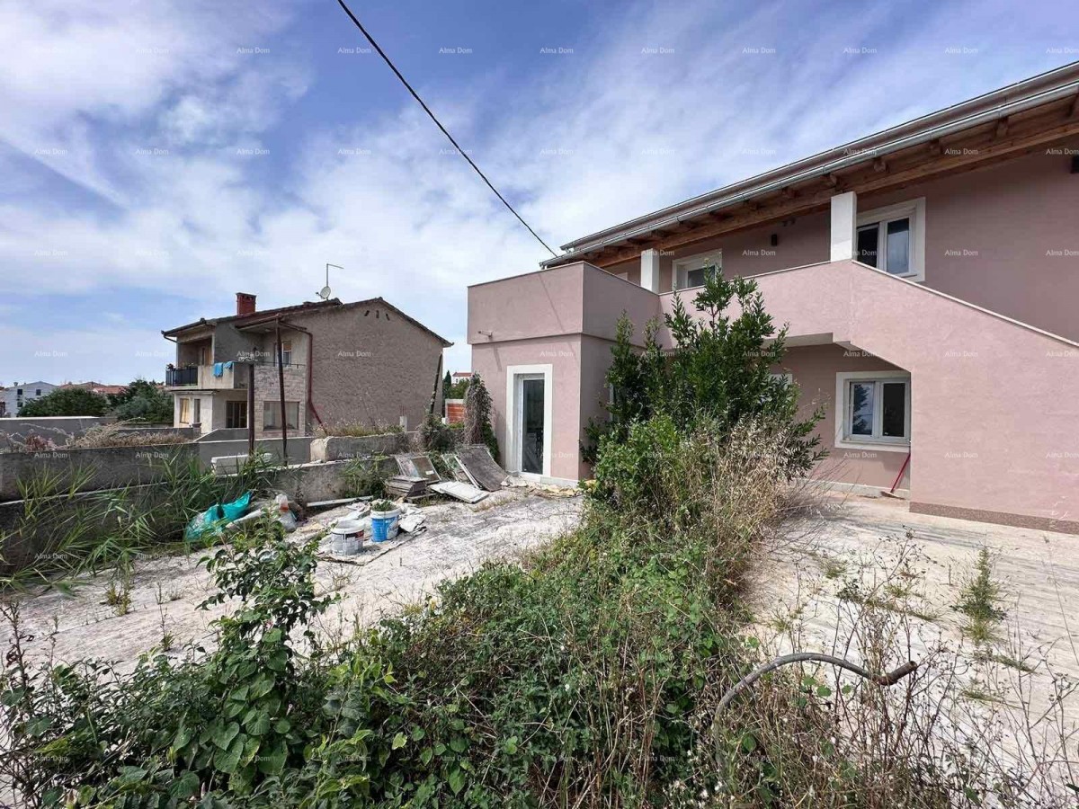 Prodaja fantastične hiše s tremi stanovi v Medulinu! 7