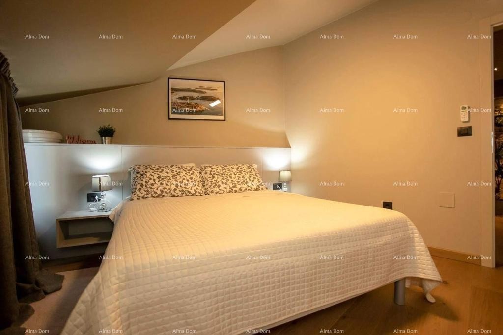 Vendita - Elegante appartamento su due piani nel centro storico della città, Rovigno! 18