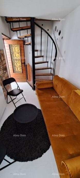 For sale: Renovated stone house in the center of the town of Vodnjan. 2