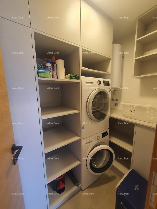 Лабин! Продается прекрасная двухкомнатная квартира с видом на море! 8