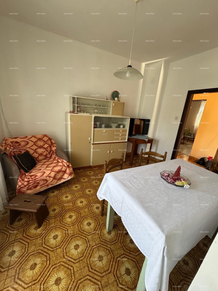 Kuća u centru Marčane s 2 stana, konobom i radionom 8