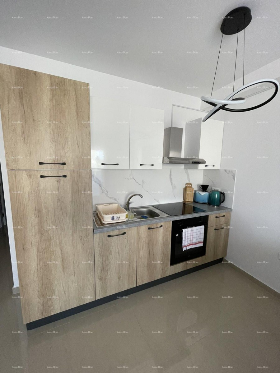 Pula – moderan i potpuno namješten stan 44 m2 u novogradnji s prostranom terasom. Medulinska ulica, novi kompleks zgrada. 6