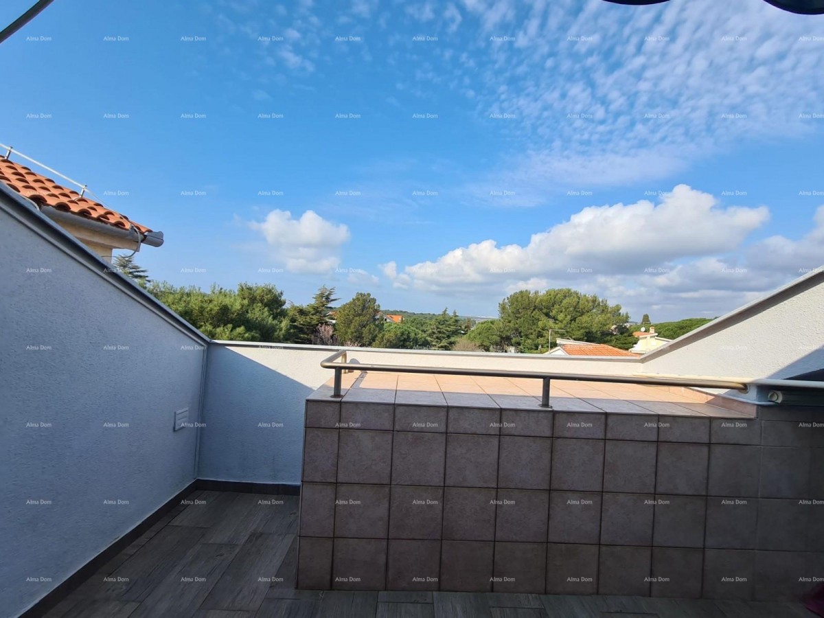 Odlična priložnost! Prodaja stanovanja na vrhunski lokaciji, Medulin! Pet minut lahke hoje do morja in plaž. Neposredna bližina kampa. 3