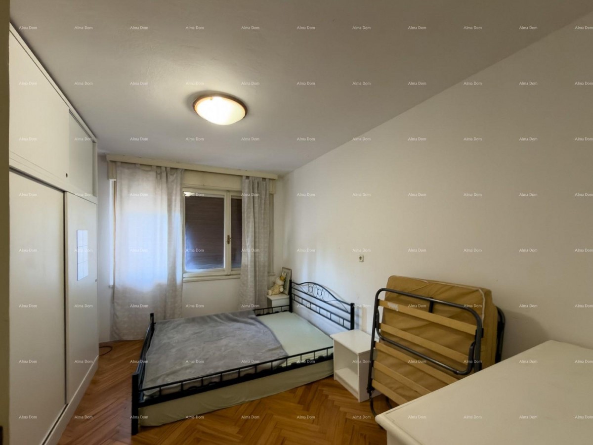 Vendiamo un appartamento in ottima posizione a Pola! 5