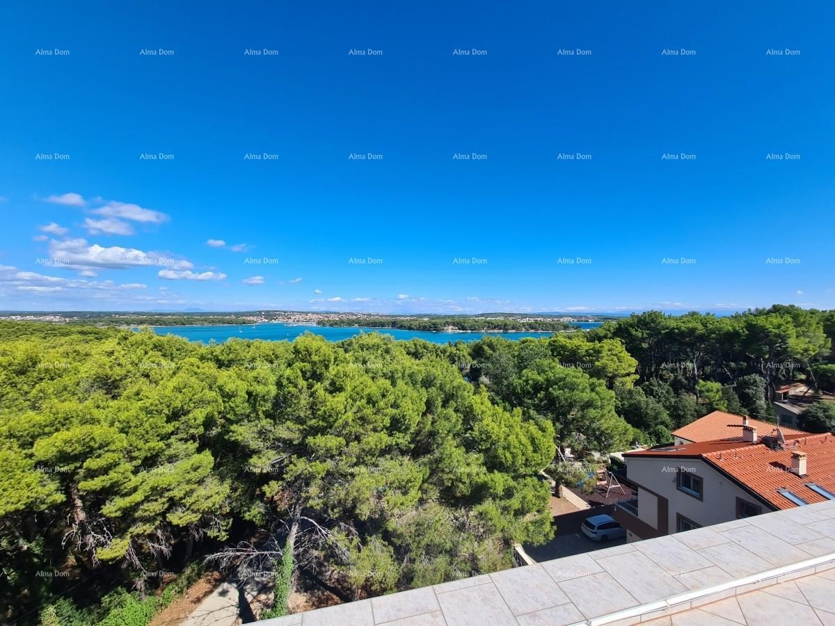 Trinadstropno stanovanje s strešno teraso! 100 metrov do morja. 43