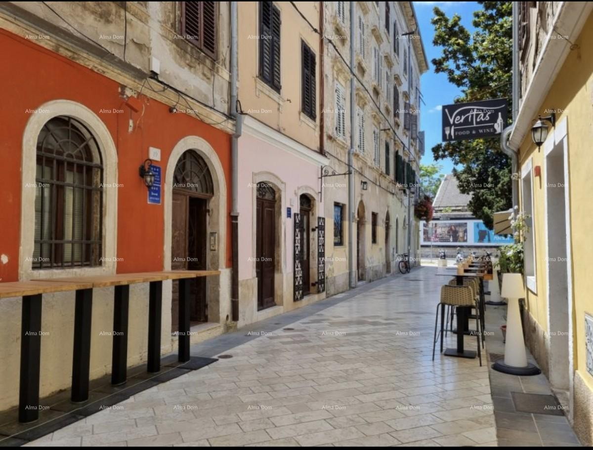 PULA STARA JEZGRA GRADA. KUĆA NA 5 MANJIH ETAŽA. 2