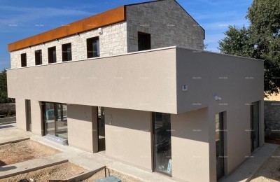 Casa in costruzione con piscina in vendita - Bale, dintorni