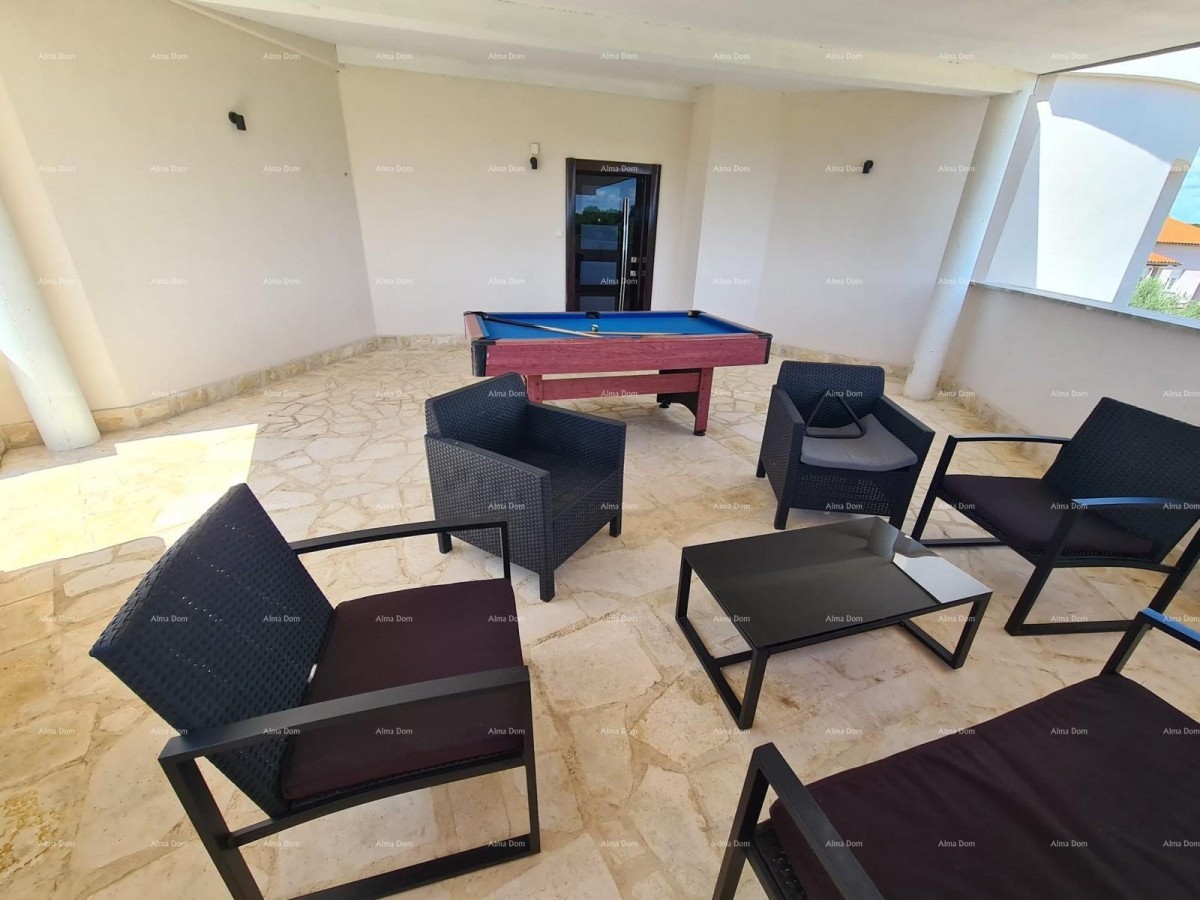 Na prodaju kuća s bazenom – Valtura 19