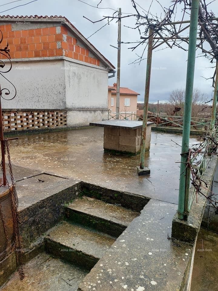 A house for renovation is for sale 8