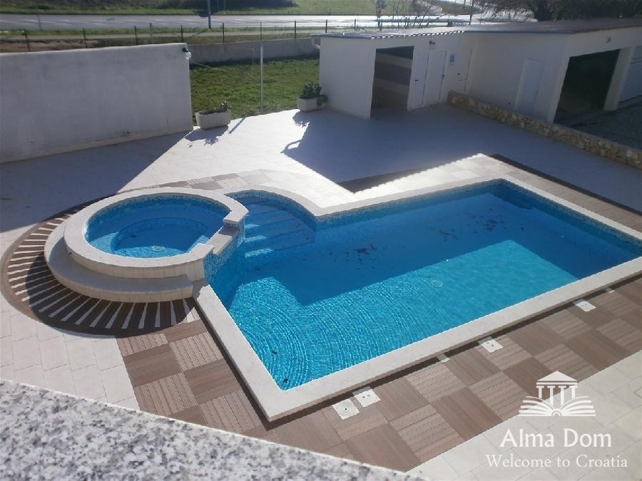 Pula Veruda. Большой особняк с квартирами! 2