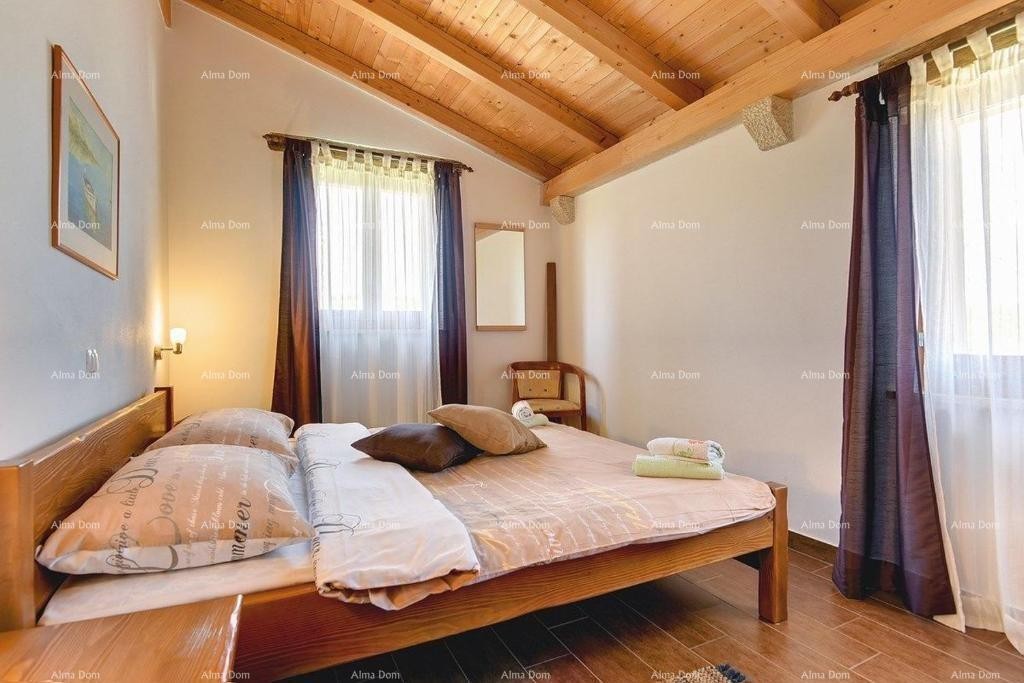 Prodaja se čudovita vila z bazenom v bližini Pazina 27