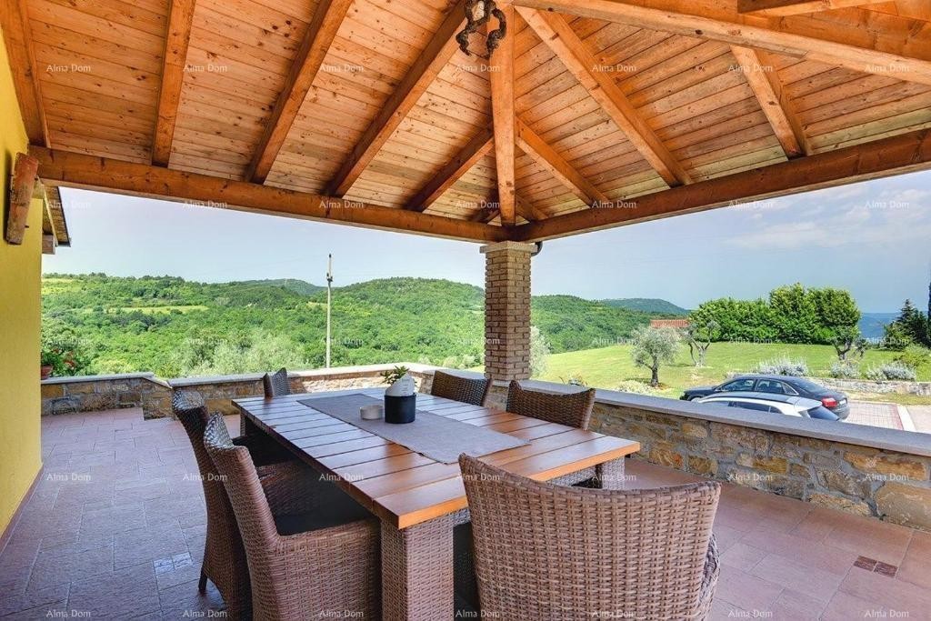 Prodaja se čudovita vila z bazenom v bližini Pazina 12