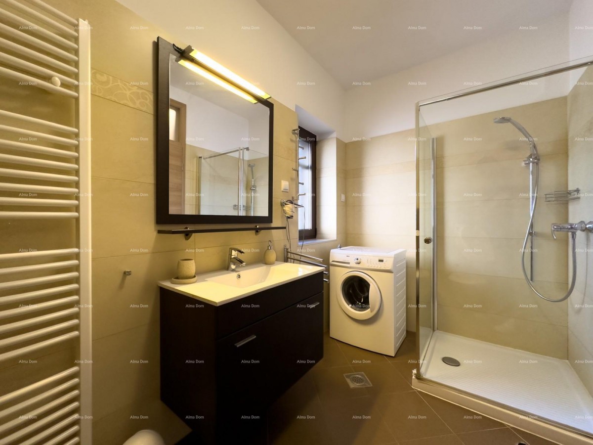 Bellissima casa con piscina a Pola, ideale per famiglie o investimento. 41