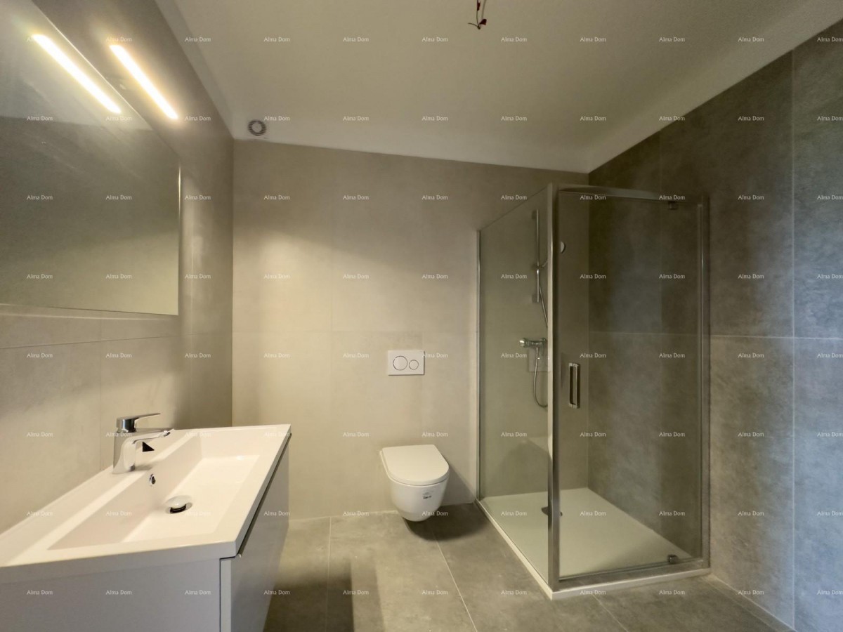 Spacious apartment in Pula with three bedrooms and modern amenities near the city center 24