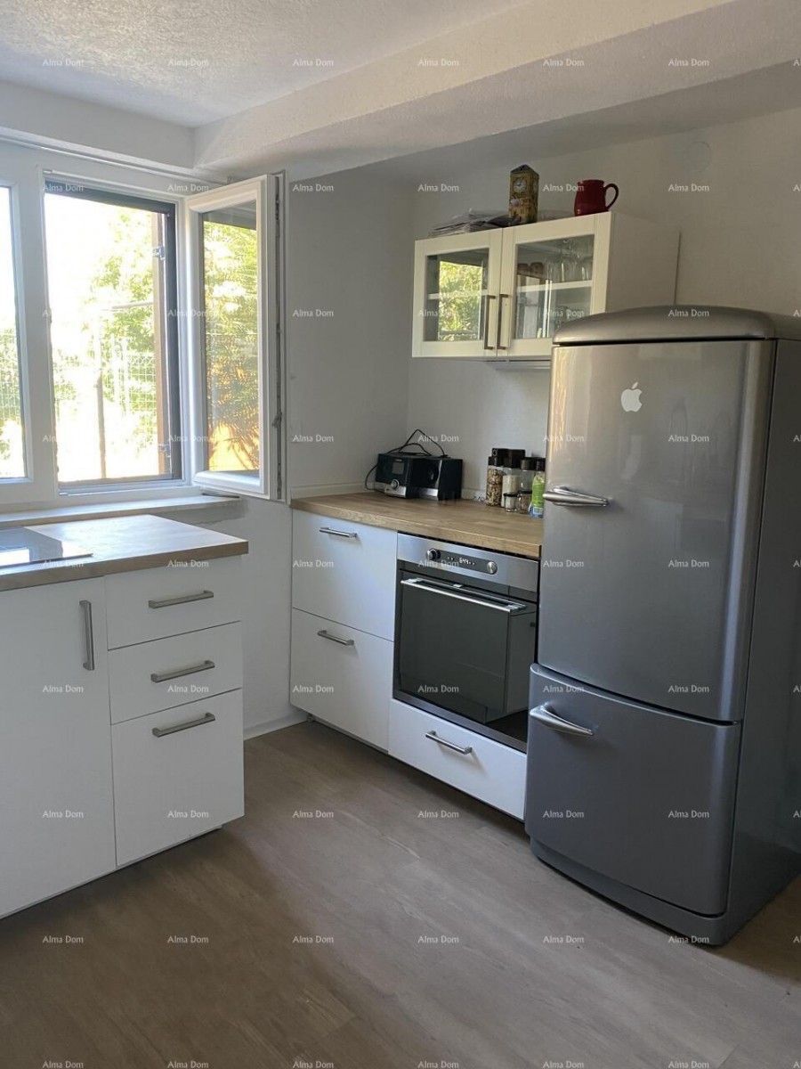 Umag, Crveni Vrh, house with three separate apartments 11